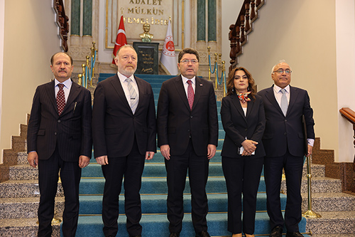 Adalet Bakanı Tunç, DEM Parti heyeti ile görüştü