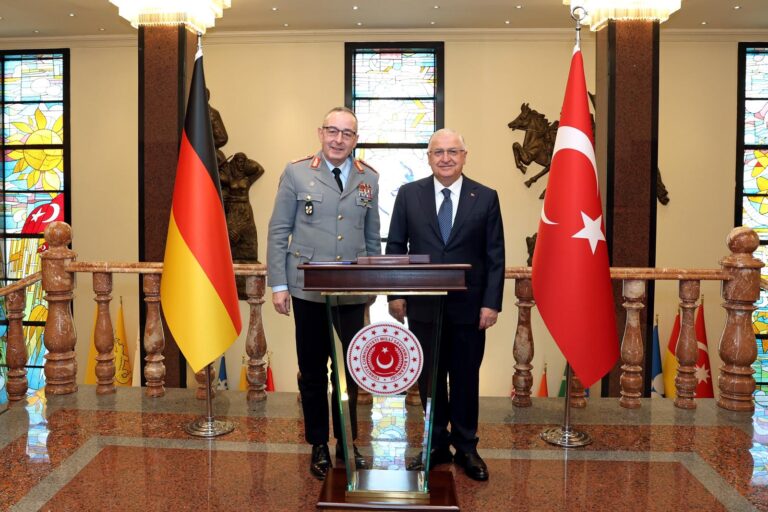 Bakan Güler, Almanya Genelkurmay Başkanı Orgenera Breuer’i kabul etti