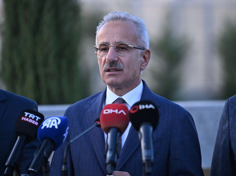 Bakan Uraloğlu: Antalya Havalimanı’nın yıllık yolcu kapasitesini 82 milyona çıkarıyoruz