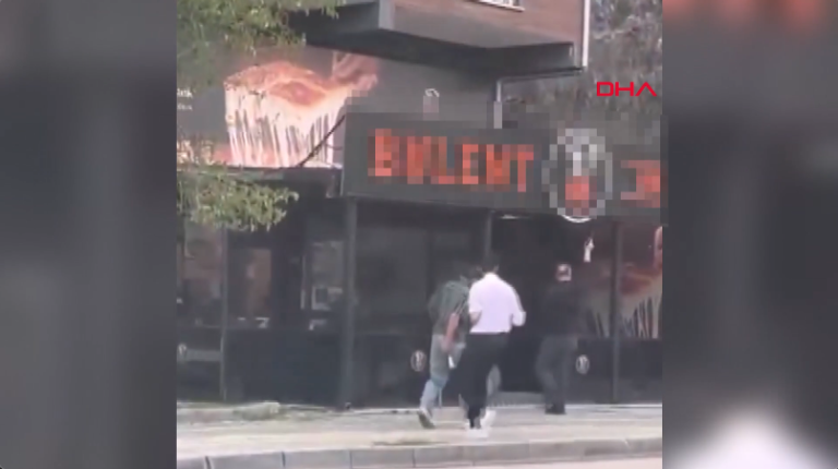 Bursa - Esnafın da dahil olduğu kavgayı polis, havaya ateş ederek ayırdı