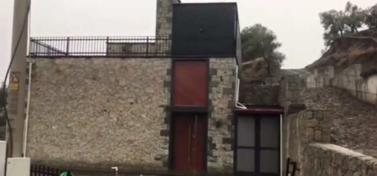 Jandarma ekipleri, İmamoğlu’nun babasına ait evde arama yaptı