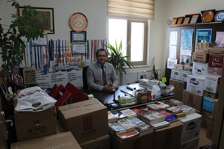 Profesör ve öğrencileri, Adıyaman’daki köy okullarına kütüphane kuruyor