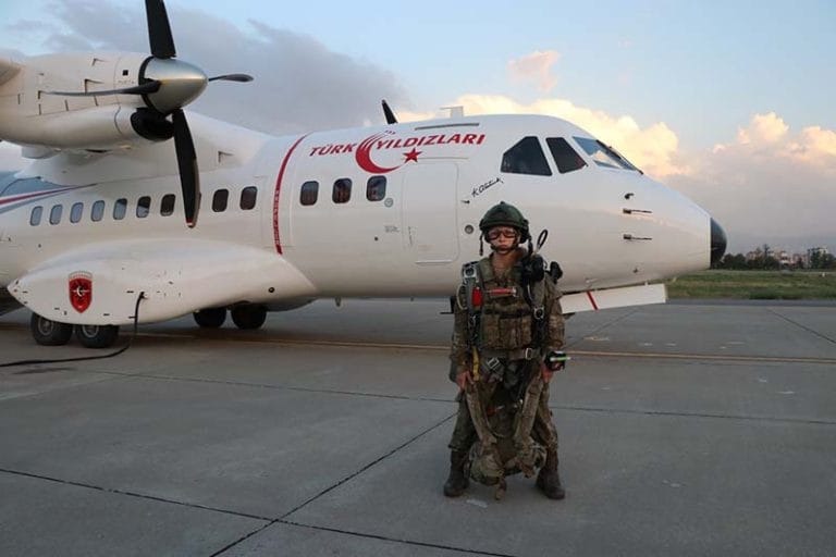 ‘Erciyes 2025 Tatbikatı’nda seçkin gözlemci günü; C-130’dan atladılar
