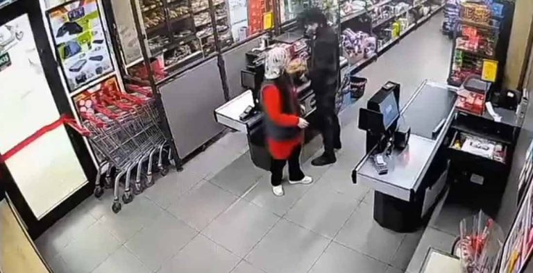 Bayrampaşa’da market çalışanını darbeden şüpheli yakalandı