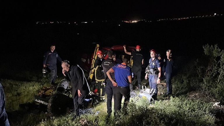Ormanda kazdıkları kuyuda mahsur kalan 2 kişinin cansız bedenleri çıkarıldı