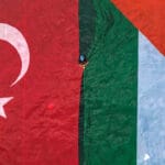 denizde turk ve filistin bayraklariyla destek mesaji 52cd50441316