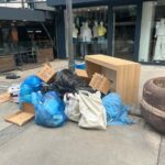 İzmir'de grevin 3'üncü gününde sokaklarda çöpler birikti 7 izmirde grevin 3uncu gununde sokaklarda copler birikti f823961a00e3