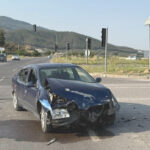 2 otomobilin karıştığı kazada 1'i çocuk 5 kişi yaralandı 2 2 otomobilin karistigi kazada 1i cocuk 5 kisi yaralandi 2924567ec701