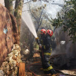 Ev sahibi, elindeki keserle itfaiyecilere yardıma koştu 1 ev sahibi elindeki keserle itfaiyecilere yardima kostu 65c677c0ba9b