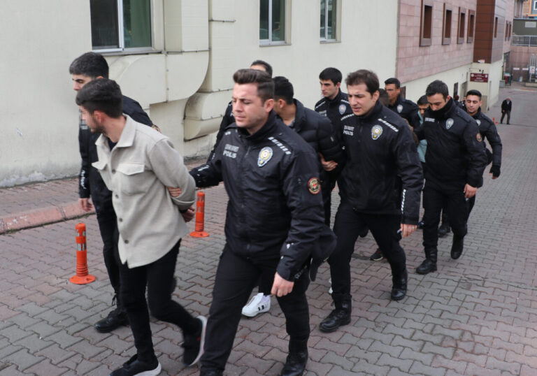 Kayseri’de ‘Yılanlar grubu’ soruşturmasında 5 tahliye