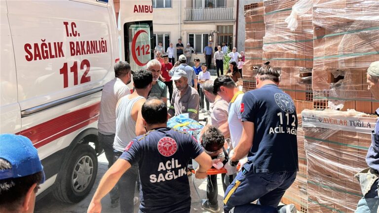 Kütahya’da elektrik akımına kapılan işçi ağır yaralandı
