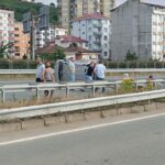 rizede hafif ticari arac bariyerlere carpti 2 olu 3 yarali 4d8db00cda04