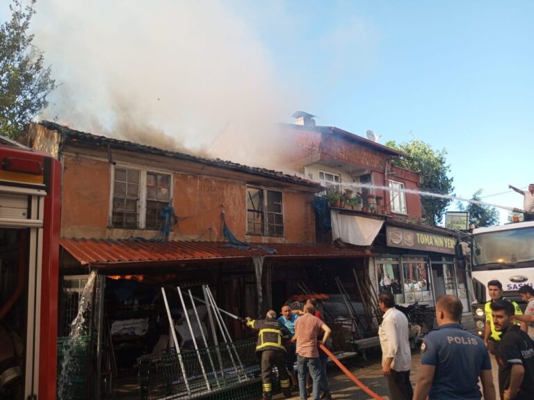 Samsun’da fırında çıkıp evlere de sıçrayan yangın korkuttu