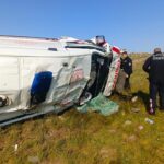 Şarampole devrilen ambulansta 4 sağlıkçı yaralandı 3 sarampole devrilen ambulansta 4 saglikci yaralandi 596f19cf3d53