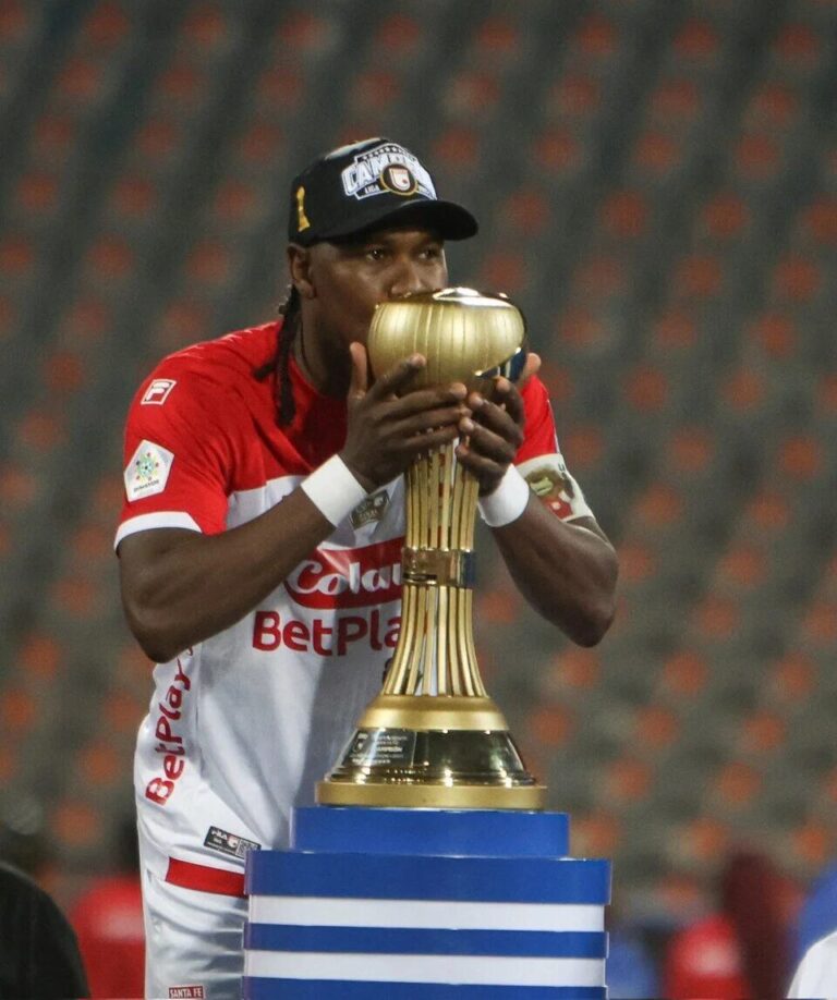 Akhisarspor ve Denizlispor amatöre düştü, Rodallega halen sahada