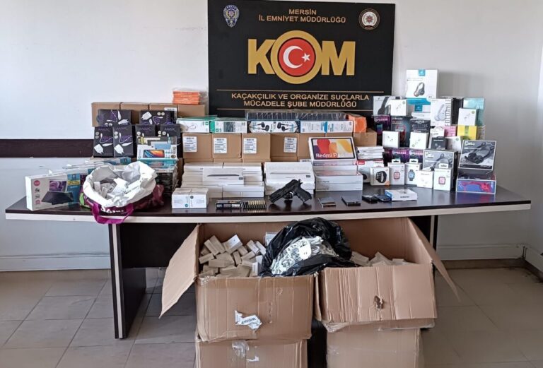 Mersin’de kaçak telefon operasyonu: 12 şüpheliden 2’si tutuklandı