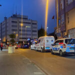 para cekmek icin gittigi atm onunde husumetlisinin satirli saldirisinda yaralandi 0b997358f7b1