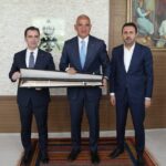 bakan ersoy sorunlarini cozmus turkiye kalkinmis refahini artirmis bir turkiye demektir 2 921aace1df0a