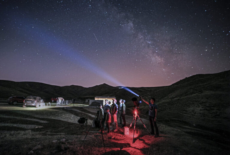 Bitlis’te fotoğrafçılar, Perseid meteor yağmurunu fotoğrafladı