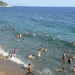 bodrumda turistlerin deniz keyfi d8ef984e19ba