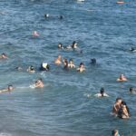 bodrumda turistlerin deniz keyfi e92a21328acc