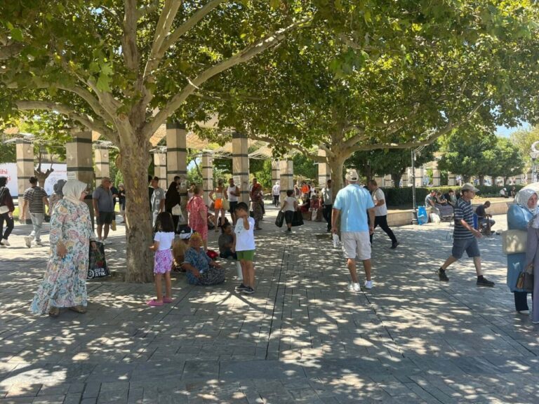 İzmir’de termometreler 42 dereceyi gösterdi