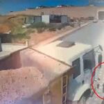 rampa cikarken geri kayan kamyon site duvarina carpip devrildi atlayan surucu yaralandi 874d9d4f8cba