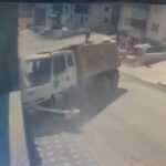 rampa cikarken geri kayan kamyon site duvarina carpip devrildi atlayan surucu yaralandi dabd021be852