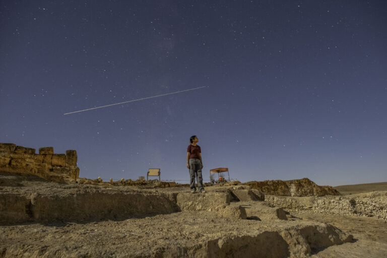 Tarihi Zerzevan Kalesi’nde Perseid meteor yağmurunu izlediler