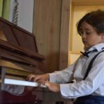 6 yasindaki yusufun piyano yetenegi beethoven ve mozartin eserlerini ustalikla caliyor 2306a3296739