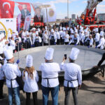 afyonda 1930 kilo agirligindaki sucuklu yumurtayla dunya rekoru kirildi 601022e9fb65