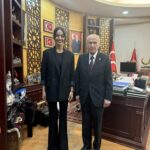 bahceli canlarin turkusu eserinin sanatcilarini kabul etti ba36abd66a45