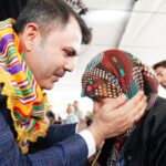 bakan kurum depremzede kadinlarla birlikte temel atti 78eef6f96819