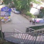 Çocuklarının gözü önünde babaya tokat atan cip sürücüsüne mahalleliden tepki 4 cocuklarinin gozu onunde babaya tokat atan cip surucusune mahalleliden tepki 4338c328fa80