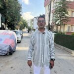 Çocuklarının gözü önünde babaya tokat atan cip sürücüsüne mahalleliden tepki 2 cocuklarinin gozu onunde babaya tokat atan cip surucusune mahalleliden tepki 91839399a71c