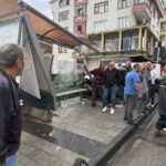 hafif ticari aracin otobus duragina carptigi kaza kamerada d06884f45085