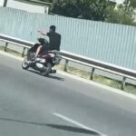 istanbul cekmekoyde motosikletlinin tek teker uzerinde tehlikeli yolculugu kamerada 45b4ea7f6f16