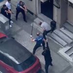 İstanbul - Gaziosmanpaşa'da eski eşinin evine bıçakla gelen şüpheli polis tarafından yakalandı 1 istanbul gaziosmanpasada eski esinin evine bicakla gelen supheli polis tarafindan yakalandi 23a3581515c4