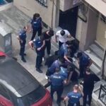 İstanbul - Gaziosmanpaşa'da eski eşinin evine bıçakla gelen şüpheli polis tarafından yakalandı 4 istanbul gaziosmanpasada eski esinin evine bicakla gelen supheli polis tarafindan yakalandi c4cd30360a69