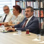 istanbul milli egitim bakani tekin mektupla kendisini okullarina davet eden ogrencileri ziyaret etti 4586a3162e4a