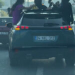 istanbul trafigi tehlikeye dusuren dugun konvoylari kamerada slalom yapip camdan sarktilar b092225f43cb