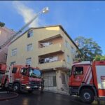 istanbul uskudarda catida baslayan yangin bitisikteki binaya sicradi 8893aa8d76c6