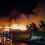 izmirde mobilya fabrikasinda yangin 29a098c7b382