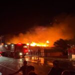 izmirde mobilya fabrikasinda yangin 619a93e9ab5b