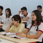 kanseri yenen liseli gulnaza sinif arkadaslarindan pastali karsilama 3bc27830807c