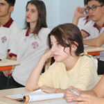 kanseri yenen liseli gulnaza sinif arkadaslarindan pastali karsilama a2ca8fe8a69c