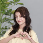 kanseri yenen liseli gulnaza sinif arkadaslarindan pastali karsilama c146dbe8bd9b