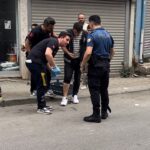 kavga ihbarina gelen polislerden birini kopegine isirtan digerini de kendisi isiran supheli tutuklandi 1476b0942b9d