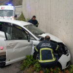 Kazaya müdahale eden polislerin aracına otomobil çarptı; 2'si polis 8 yaralı 1 kazaya mudahale eden polislerin aracina otomobil carpti 2si polis 8 yarali ae71428a62c9