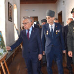 kibris gazisi bob rossdan esinlenip ressam oldu ilk sergisini acti 679f3fc07d7e